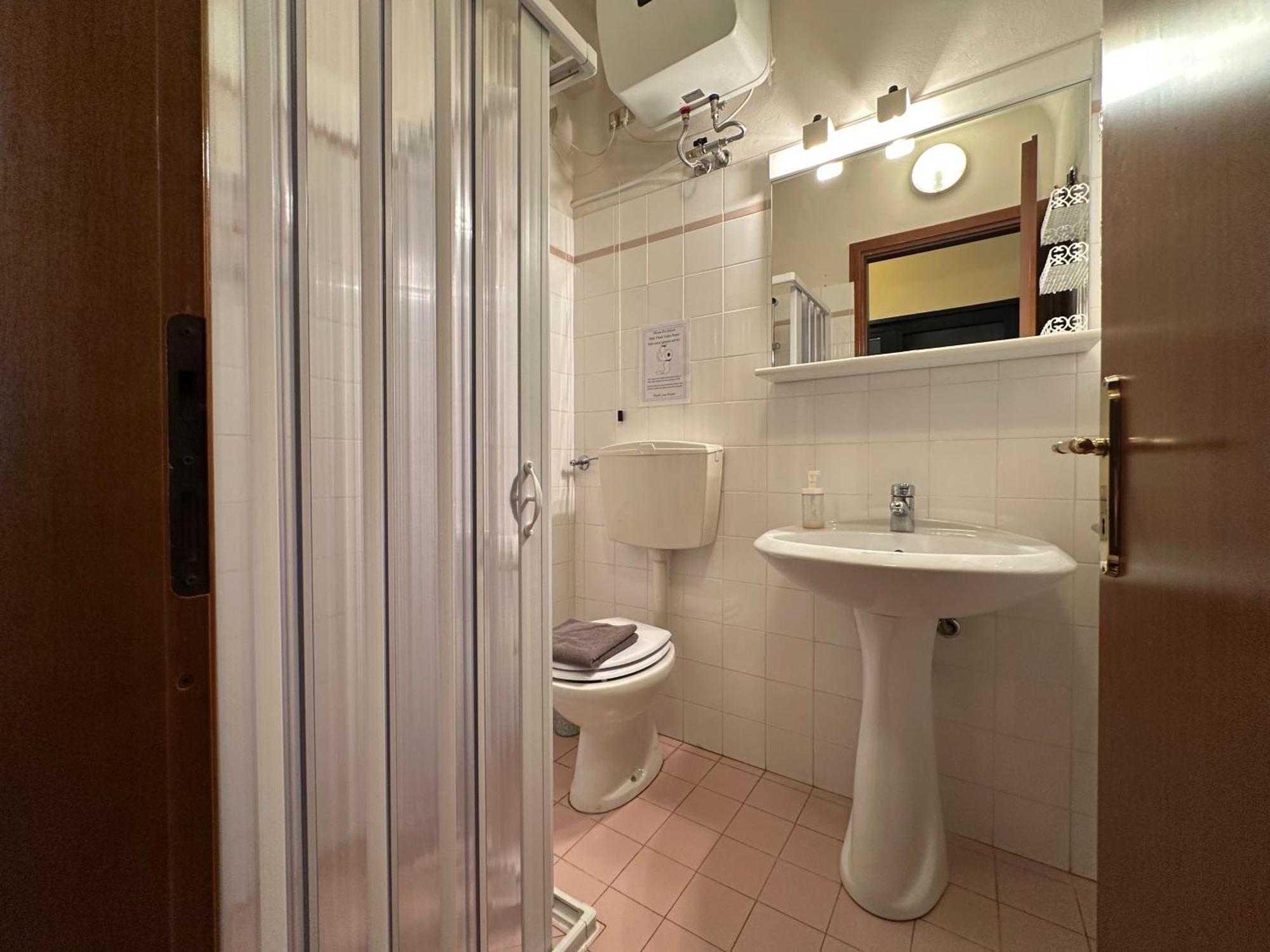 Apartamento Bilocale Economico, In Pieno Centro A Lucca Exterior foto